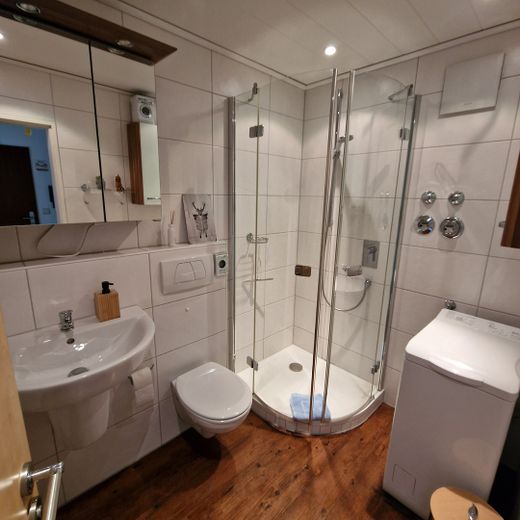 Vrije tijd en ontspanning: 2-kamerappartement in Missen-Wilhams – Badezimmer