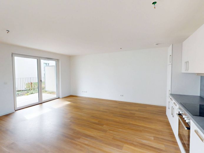 3-Zi.-Neubauwohnung mit EBK und sonniger TERRASSE – Ansicht I: Wohn- und Esszimme…