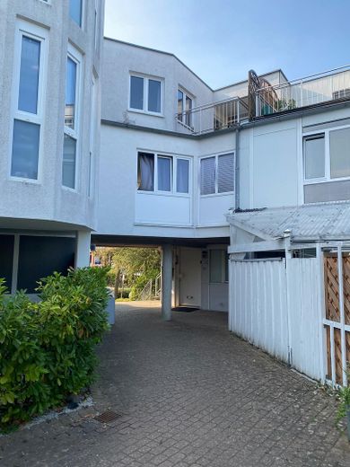 Commission-free in Bonn: 4 apartments, 4 underground parking spaces and one vacant unit – Foto 13