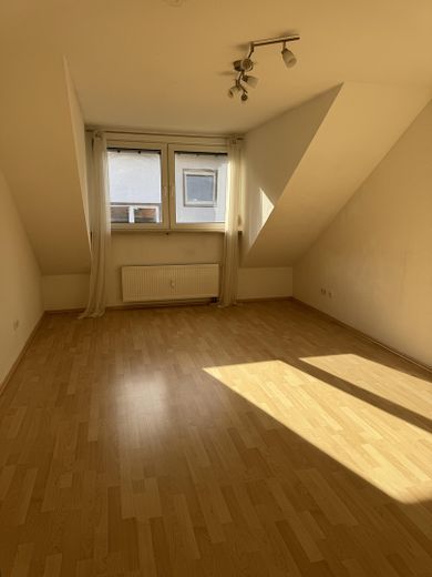 Apartamento abuhardillado de 3 habitaciones en Leinach – Wohnzimmer
