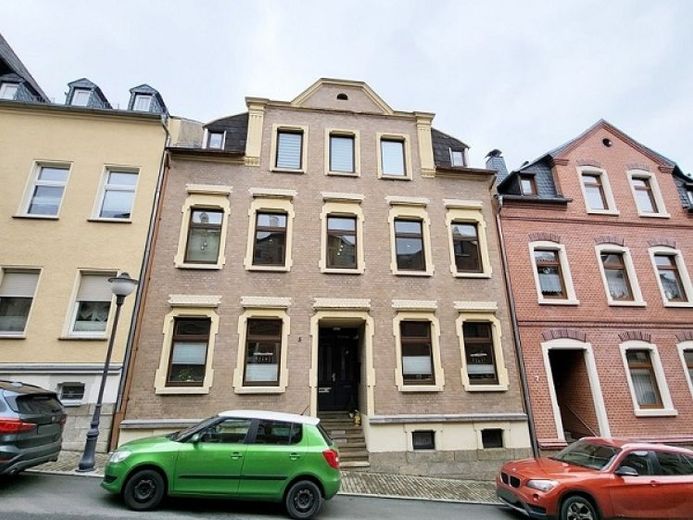 Zwei-/Dreifamilienhaus komplett saniert + möbliert zu verkaufen – Foto 1
