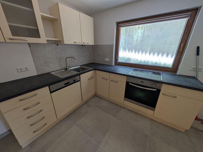 High-quality, bright & perfect for working from home: well-maintained 4-room apartment in Eutingen – Küche