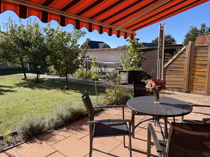 HORN IMMOBILIEN ++ modernes Einfamilienhaus mit Photovoltaikanlage, Garage und Terrasse in Torgelow – Sonnenterrasse
