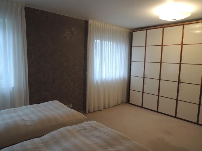 Modernes Zuhause – Schlafzimmer OG