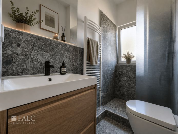 **Stilvoll wohnen in Berlin-Wilmersdorf mit Fahrstuhl**- FALC IMMOBILIEN – Badezimmer Bsp.