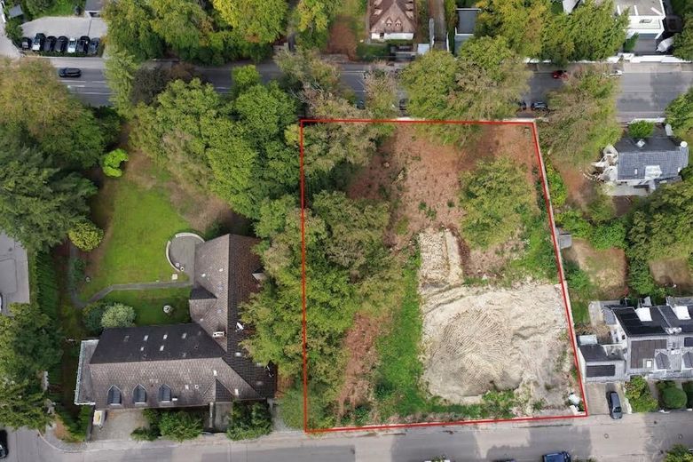 Terreno soleggiato con parco – divisibile e senza provvigioni – Foto 2