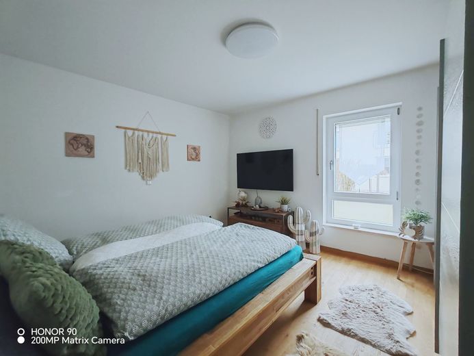 Schöne, helle 3-Zimmer Wohnung in Burgkirchen – Schlafzimmer