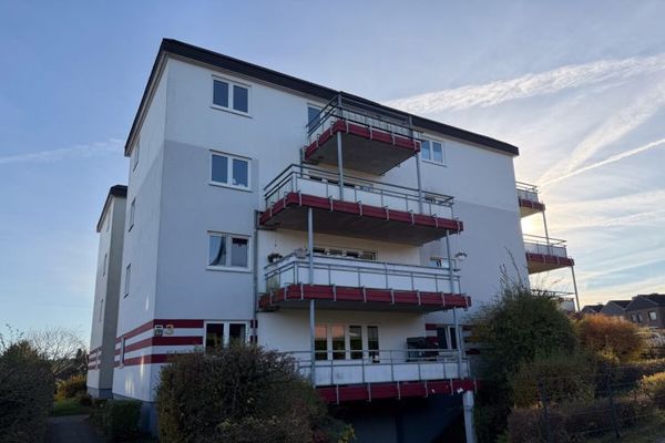 Jasne mieszkanie 3-pokojowe z balkonem i miejscem parkingowym w Walsrode