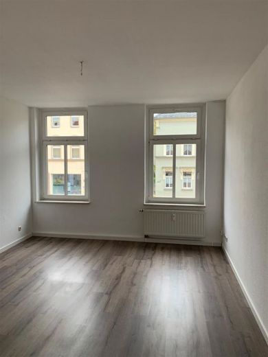 Großzügige 4-Zimmer mit Laminat, EBK und Wannenbad in guter Lage – photo-2023-10-30-09-21-50~04