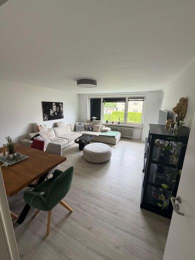 Helle 3-Zimmer-Erdgeschosswohnung mit Balkon und Garage in ruhiger Lage von Horn-Bad Meinberg – Großes Wohnzimmer