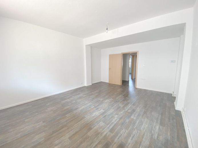 Modernisierte & vermietete 3-Zimmer-Wohnung – Attraktive Kapitalanlage mit sofortigen Mieteinnahmen – Wohnbereich
