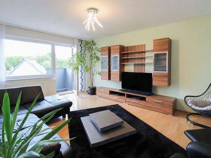 Charming 2.5-room apartment with balcony in Wuppertal – Photo 1