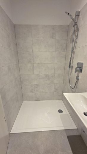 Penthousewohnung in Trier-Quint, Neubau Erstbezug, sonnige ruhige Lage – Gäste-WC Dusche