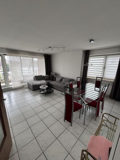 3 Zimmer Wohnung mit Balkon NUR mit WBS – Wohn-/Esszimmer