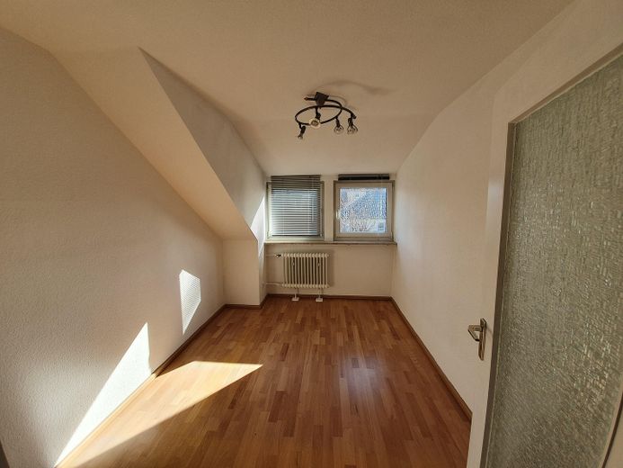 Gemütliche 3-Zimmer-Dachgeschosswohnung in Großenseebach – Foto 5