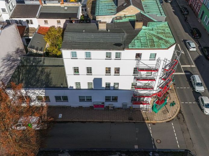 Voll vermietetes MFH in Hofer Innenstadt - Wohnfläche ca. 428 m² - 2 Wohneinheiten - 11 Apartments – फोटो 1