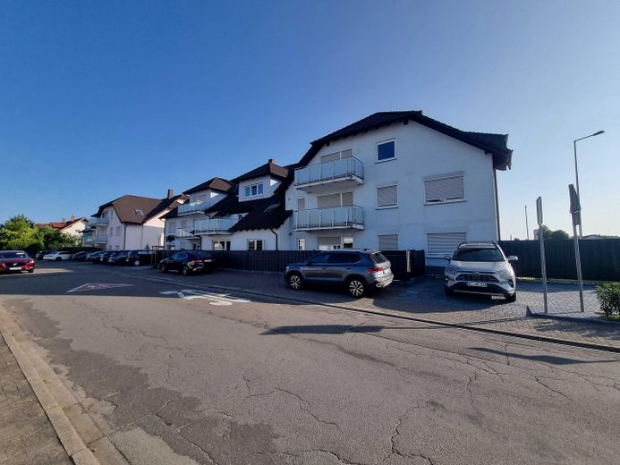 Ramstein | 27 viviendas | TOTALMENTE ALQUILADO | 437.064 € de alquiler neto anual | 6,33 % DE RENTABILIDAD BRUTA | FACTOR 15,79 – Außenansicht Seufzerweg 2-4