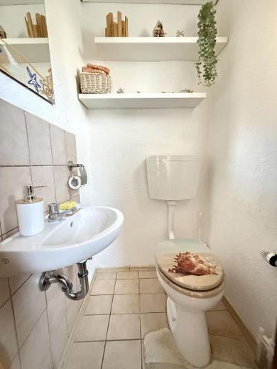 ***Curata casa bifamiliare ai margini del centro abitato di Illerberg*** – Gäste-WC