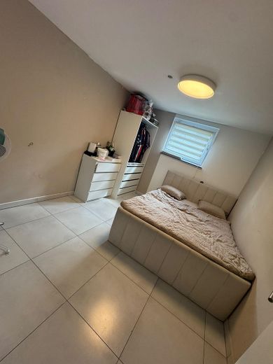 * Provisionsfrei* Vielseitig nutzbare 164 qm Wohnung auf zwei Etagen** – Zimmer 4