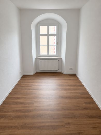 Erstbezug nach Sanierung: 4-Zimmer-Altbau, 93 m², 1. OG – direkt am Markt Weida – Arbeitszimmer