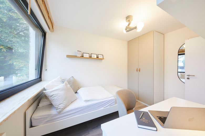 Mehrere hochwertige WG-Zimmer in frisch sanierter Wohnung - Erstbezug – moderne Ausstattung (Z4)