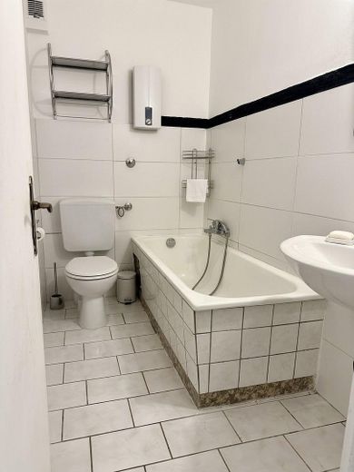 Appartamento di 2 locali con balcone e ascensore – Bad