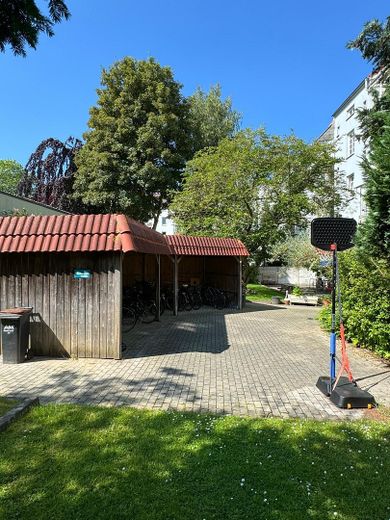 Blücher: heller, solider, Altbau und DG-Neubau - Perfekt für Eigennutzung oder Kapitalanlage – Hof/Garten