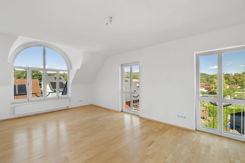 Casa familiare di 239 m² con piano giardino flessibile – senza provvigione – Hauptschlafzimmer Blick links