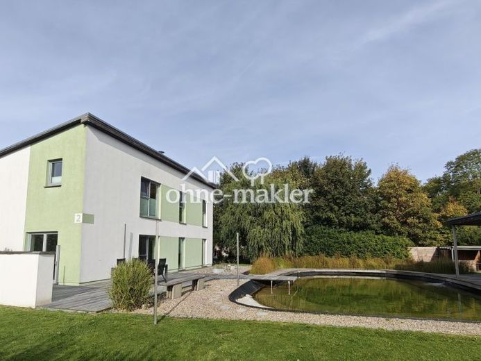 Architektenhaus mit Naturteich, Sauna, Solar + vielseitigem Nebengebäude – Foto 1