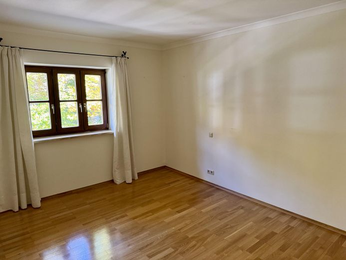 Frisch renovierte stilvolle, helle Wohnung – Photo 6