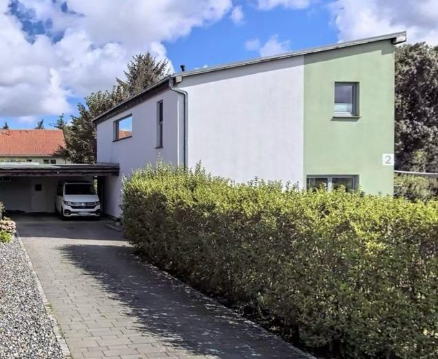 Architektenhaus (KfW 40)+ Extra Wohngebäude + Solar + Teich + Sauna – Auffahrt/Zufahrt