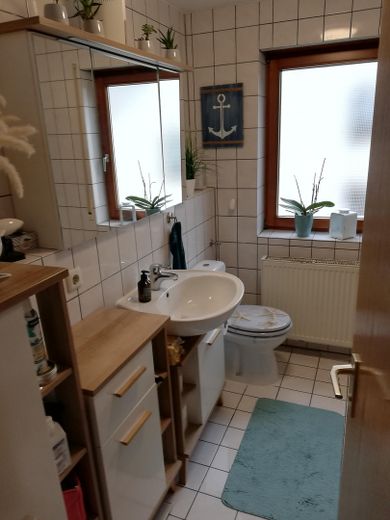 Charmante 3,5-Zimmer-Dachgeschosswohnung in ruhiger Wohnlage von Winnenden – Bad