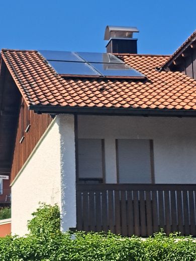 Spaziosa casa a schiera di testa, ammodernata con materiali di alta qualità, parzialmente arredata – Südseite mit Solarthermie