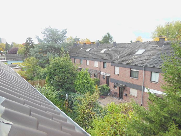 2. Etage Dachgeschoß, Hell und Ruhig – Blick zum Garten u. Nachbarn