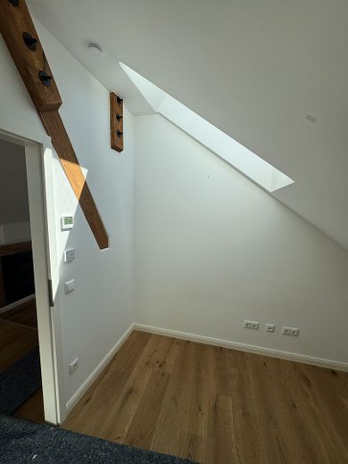 Einzigartiges Altstadt-Juwel in Weilheim mit eigenem Stadtgarten – kernsanierte 6-Zimmer-Maisonette – Zimmer 5, Foto 1, DG