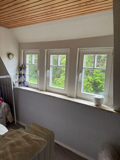 5059m² Baugrundstück (teilbar) mit zauberhaftem, kleinem Haus! – Gaube Sclfzimmer OG