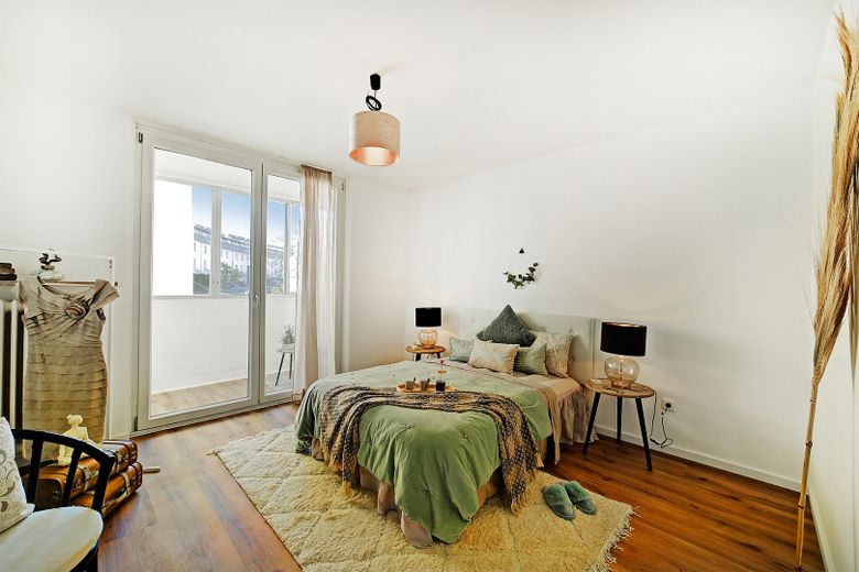 Schlafzimmer mit Loggiazugang