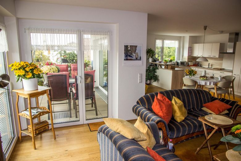 Wohnzimmer 1 - Blick Balkon