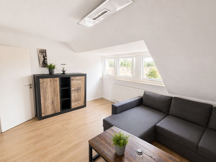 Gemütlich & großzügig – helle 3-Zimmer-Wohnung im Dachgeschoss – Foto 2