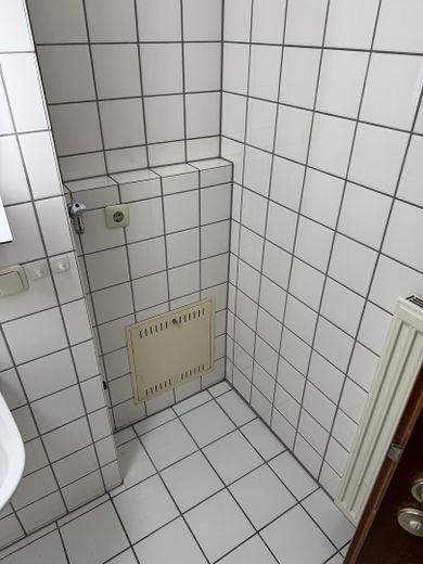 Tadilat sonrası ilk kullanım: 3,5 oda, büyük teras, yeni mutfak & kapalı otopark yeri – Waschmaschine