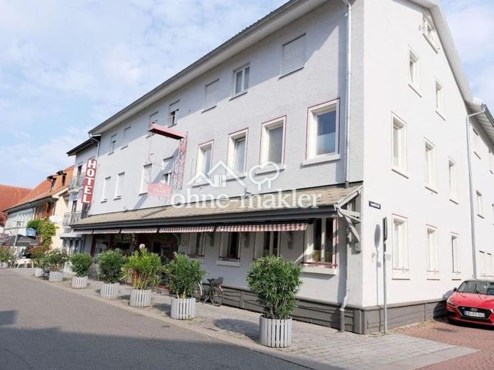 Innerstädtisches Wohn-und Geschäftshaus mit Entwicklungspotenzial – Foto 1