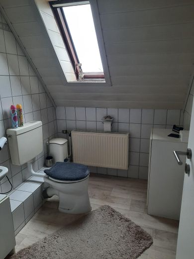 Casa unifamiliare con possibilità di appartamento indipendente/alloggio multigenerazionale su terreno spazioso - senza provvigione – OG WC 1