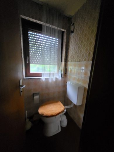 Edificio residenziale versatile da ristrutturare con fienile a Unterensingen – WC