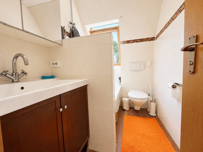 Wohnungspaket mit ca. 5,16 % Bruttorendite, Stellplätzen und Ausbaureserve in Schwarzenbek – Bad