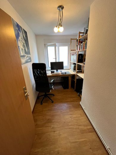 Bonito apartamento de 3 habitaciones con dos balcones en el barrio este de Karlsruhe – Arbeitszimmer