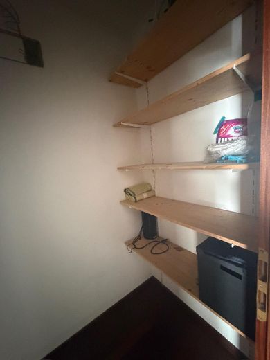 Komisyonsuz! Balkonlu ve EBK'li, tamamen mobilyalı, çekici ve yenilenmiş 2,5 odalı daire – Abstellraum