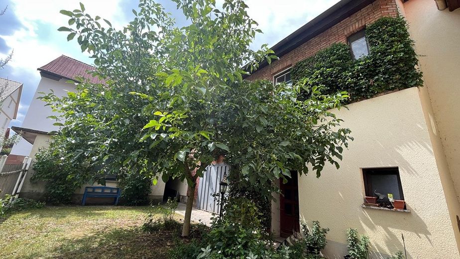 Single-family house with bay window in Buttlar with VERY much potential – Foto 7