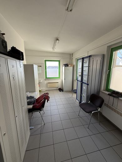 Bien immobilier commercial polyvalent avec vaste terrain d’exploitation à Mühlhausen (Thuringe) – Umkleidebereich