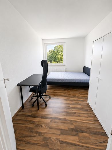 Nowoczesny umeblowany pokój we wspólnym mieszkaniu w Mannheim-Käfertal – Zimmer 1