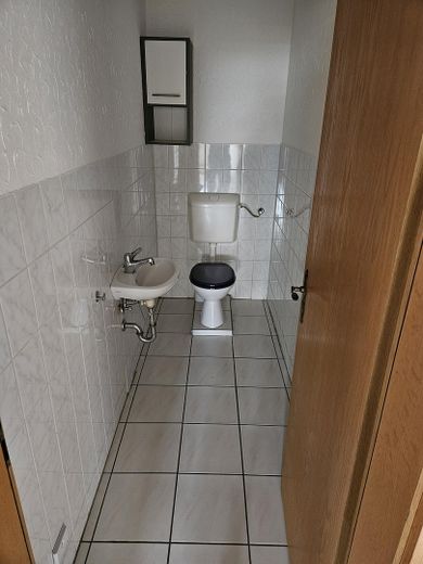 schöne 3 Zimmer Wohnung in Ingelheim – Gästetoilette